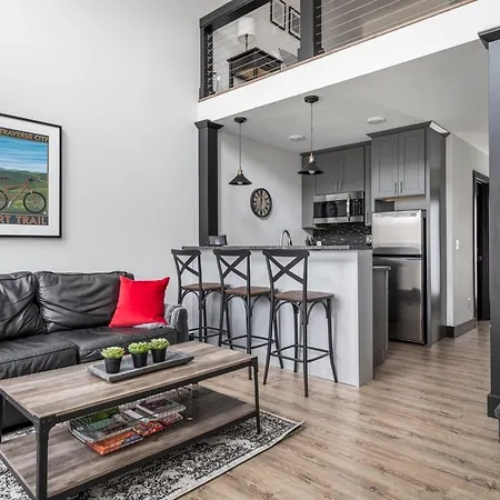 Center City Lofts 508 Unit 2 Close To Downtown And The Tart Trail